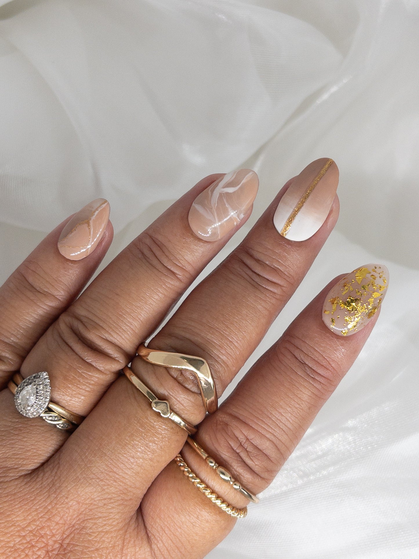 Tips Vibe | Nude, White & Gold